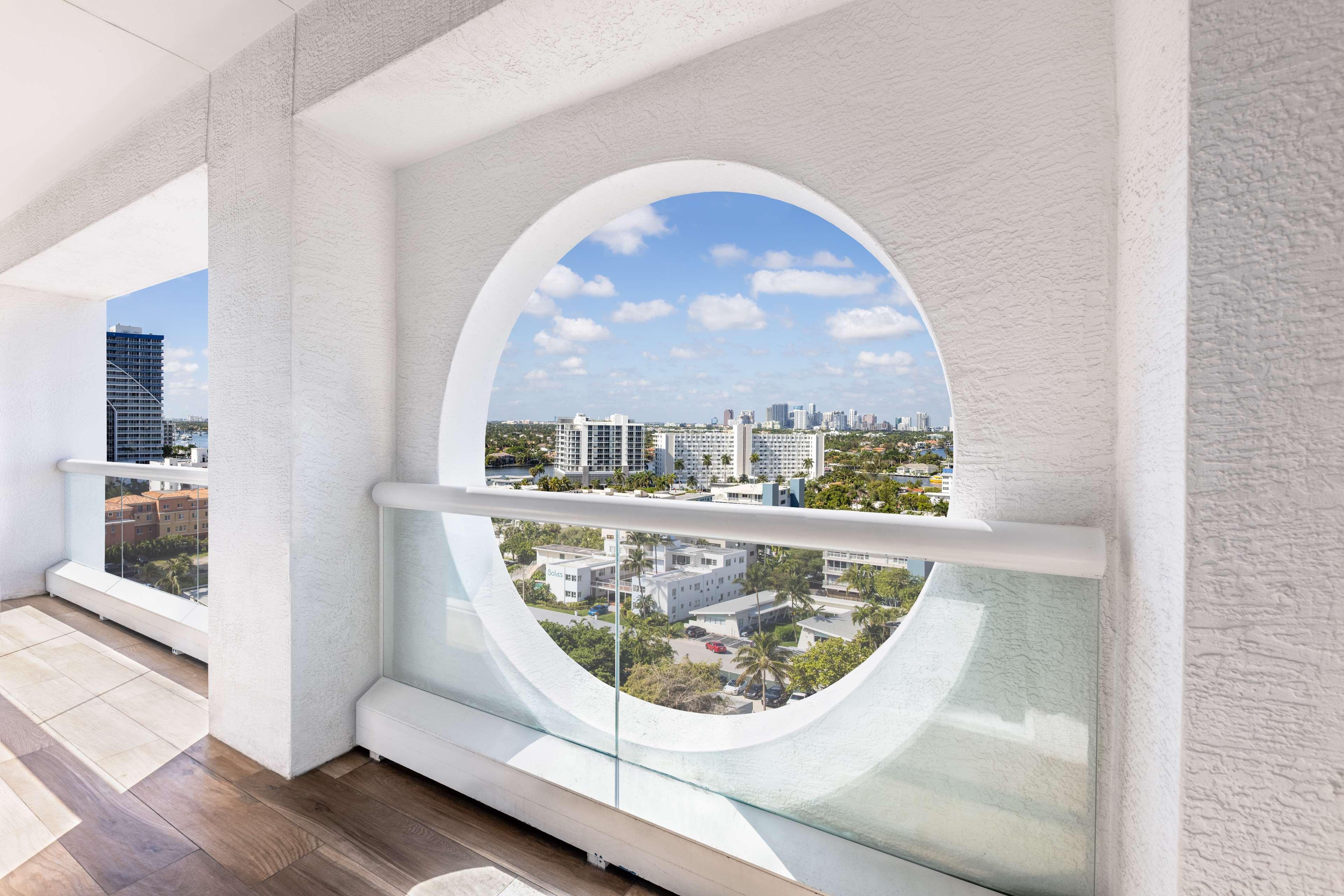 Conrad Fort Lauderdale Beach Exterior photo