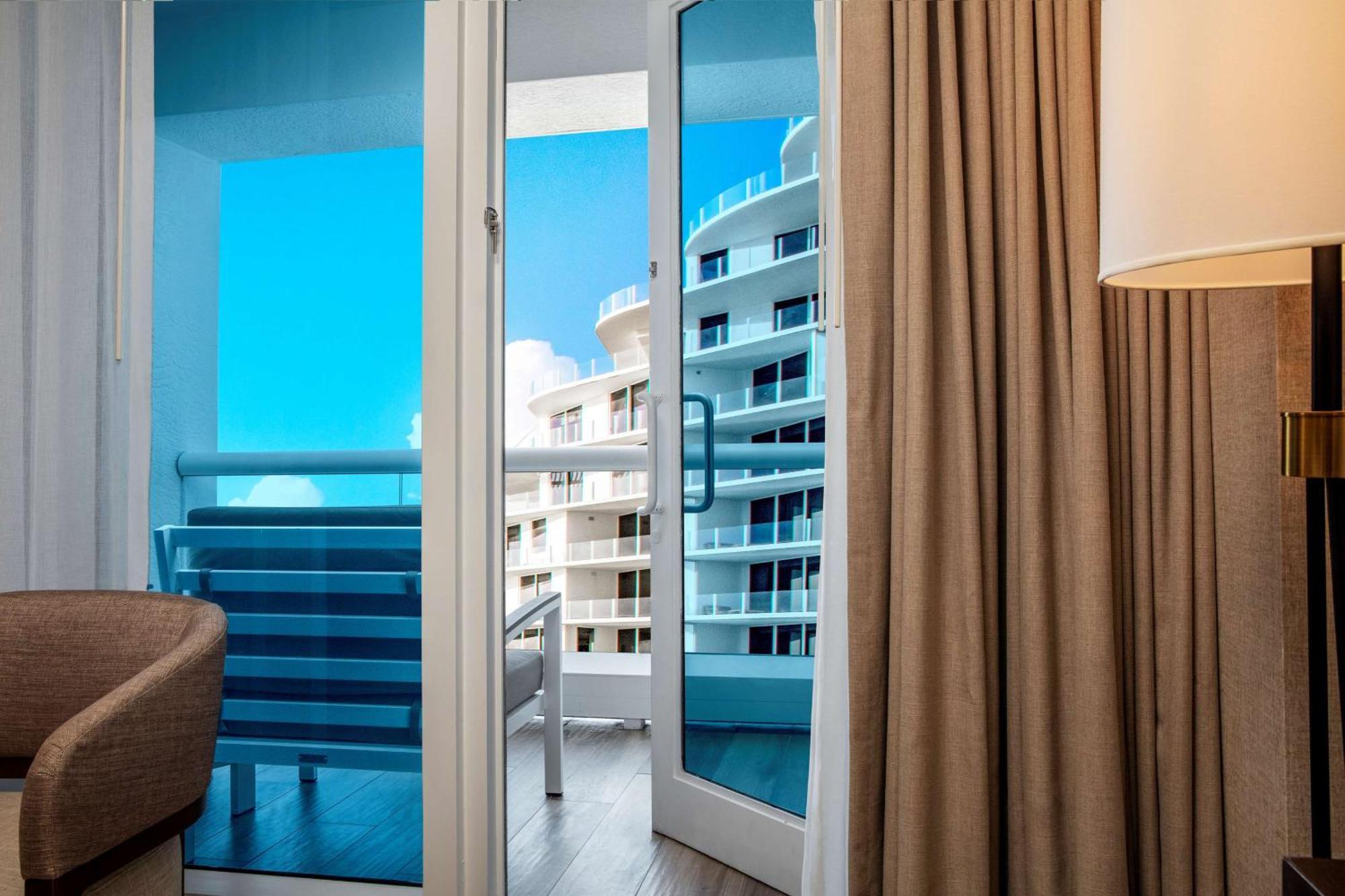 Conrad Fort Lauderdale Beach Exterior photo